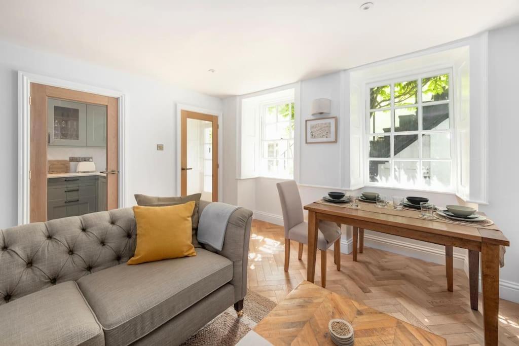 Spacious Apartment - 5 Minutes Walk To Bath Abbey Exteriör bild