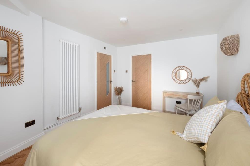 Spacious Apartment - 5 Minutes Walk To Bath Abbey Exteriör bild