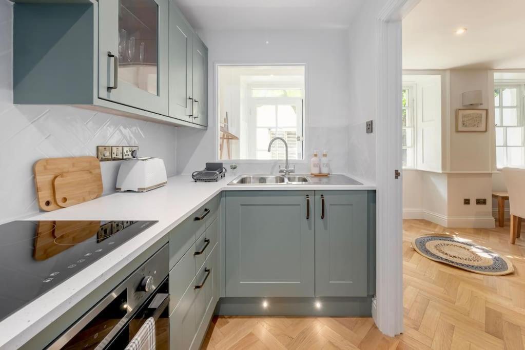 Spacious Apartment - 5 Minutes Walk To Bath Abbey Exteriör bild
