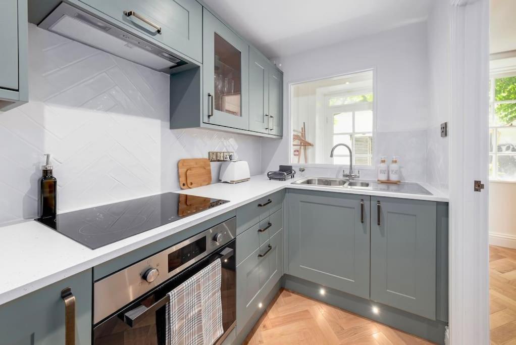 Spacious Apartment - 5 Minutes Walk To Bath Abbey Exteriör bild