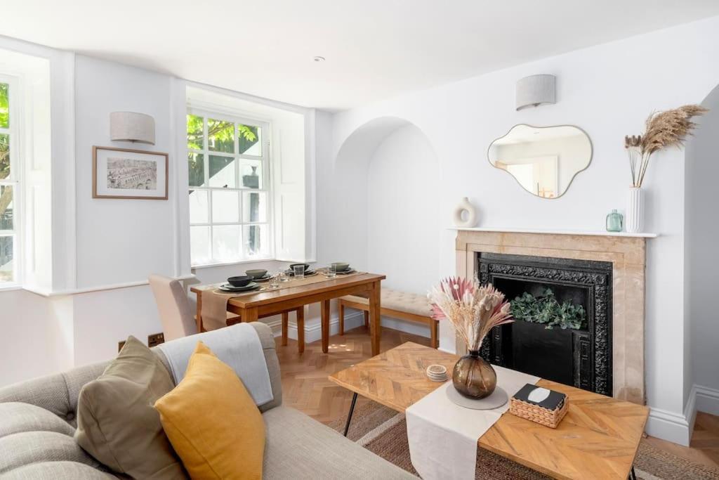 Spacious Apartment - 5 Minutes Walk To Bath Abbey Exteriör bild
